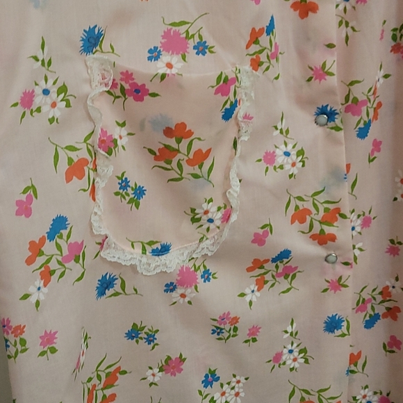 Smartime Pink Floral Lightweight Robe!!! - Picture 5 of 9